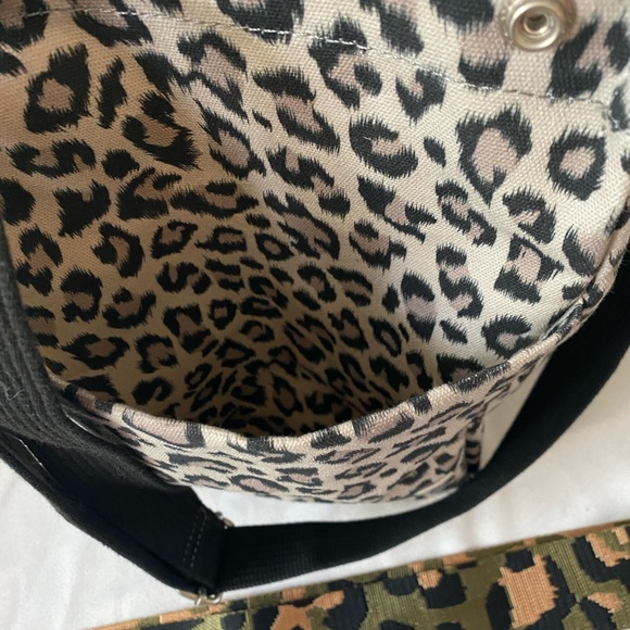 NWOT! LUXE NORTH SOUTH BAG: GREY LEOPAR - Picture 4 of 8